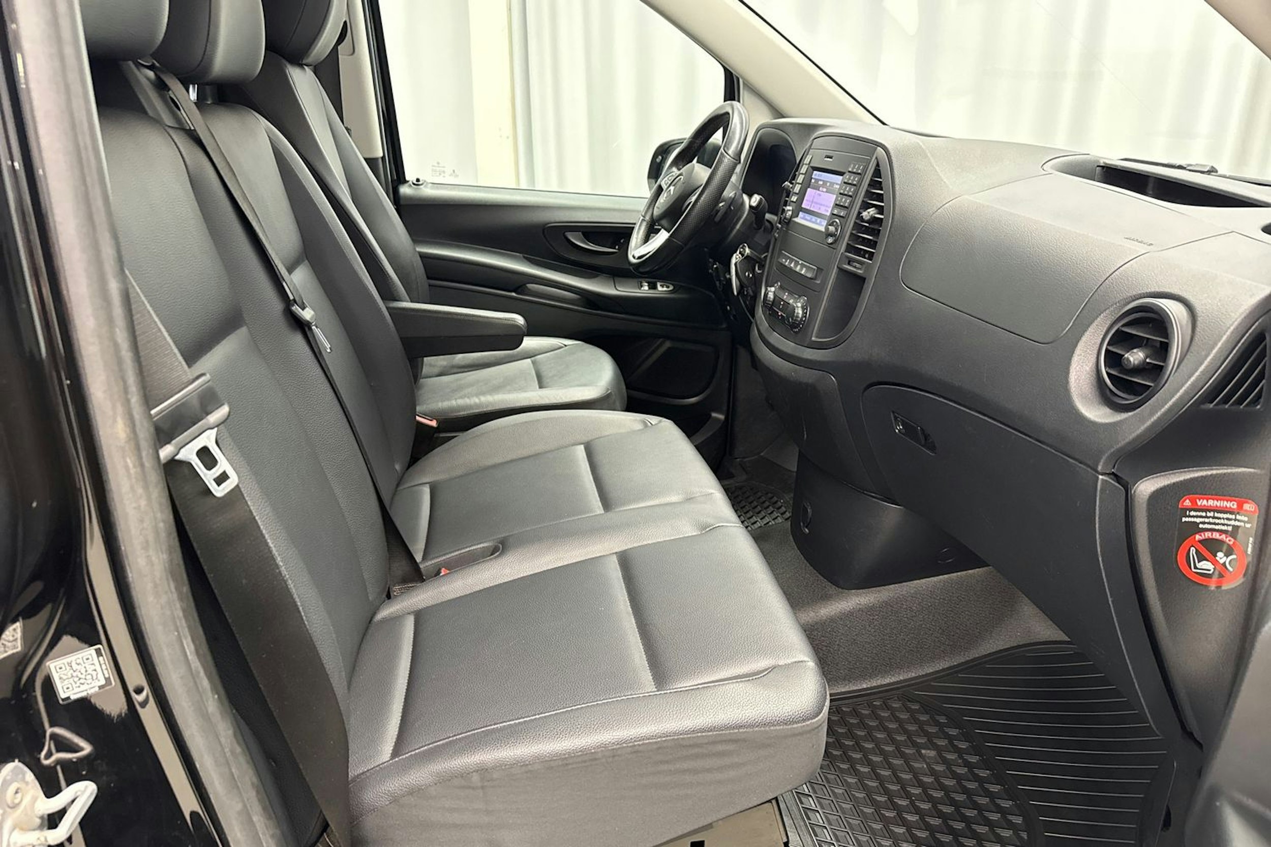musta Mercedes-Benz Vito 2020 kuva 13.