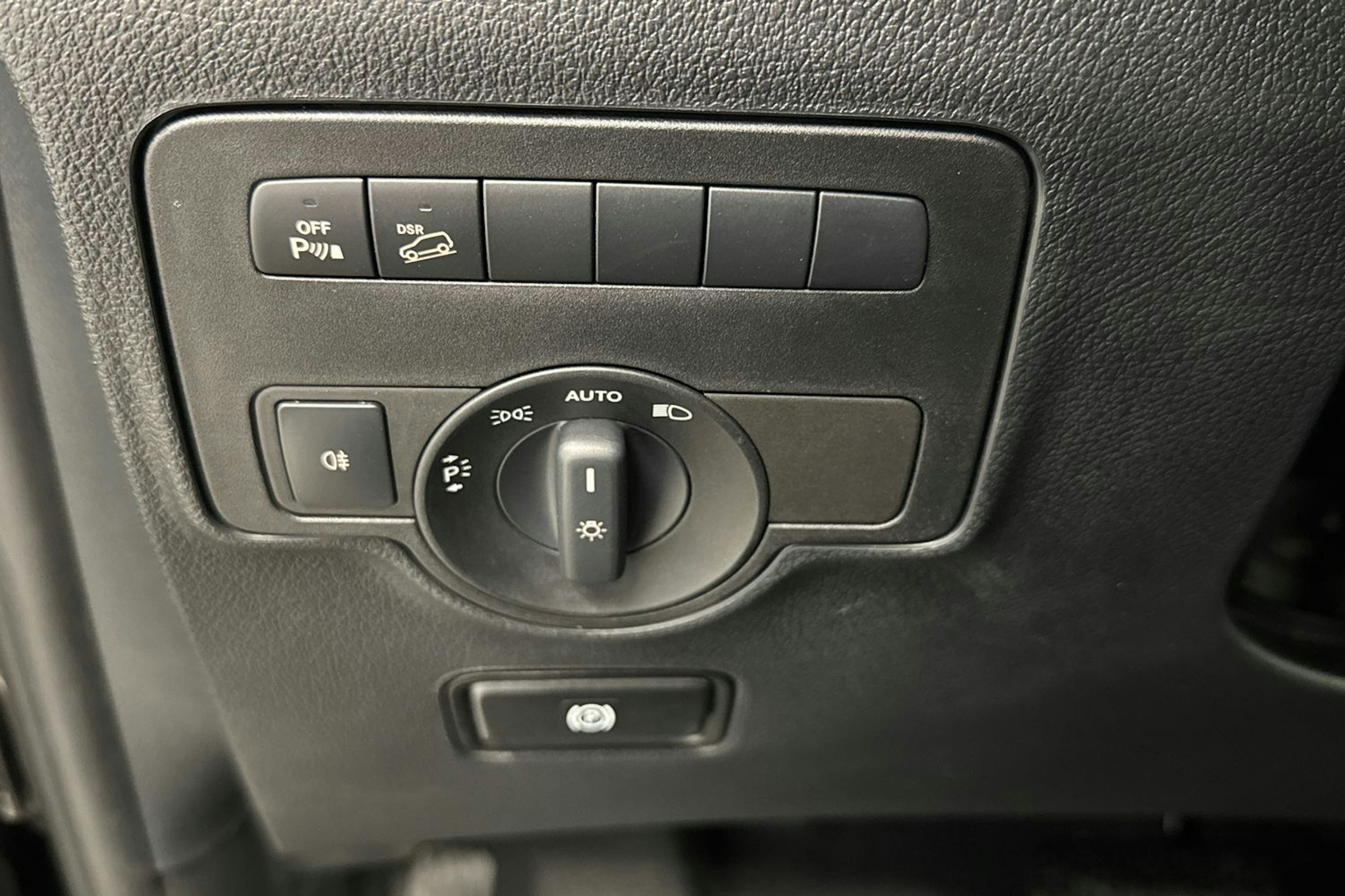 musta Mercedes-Benz Vito 2020 kuva 19.