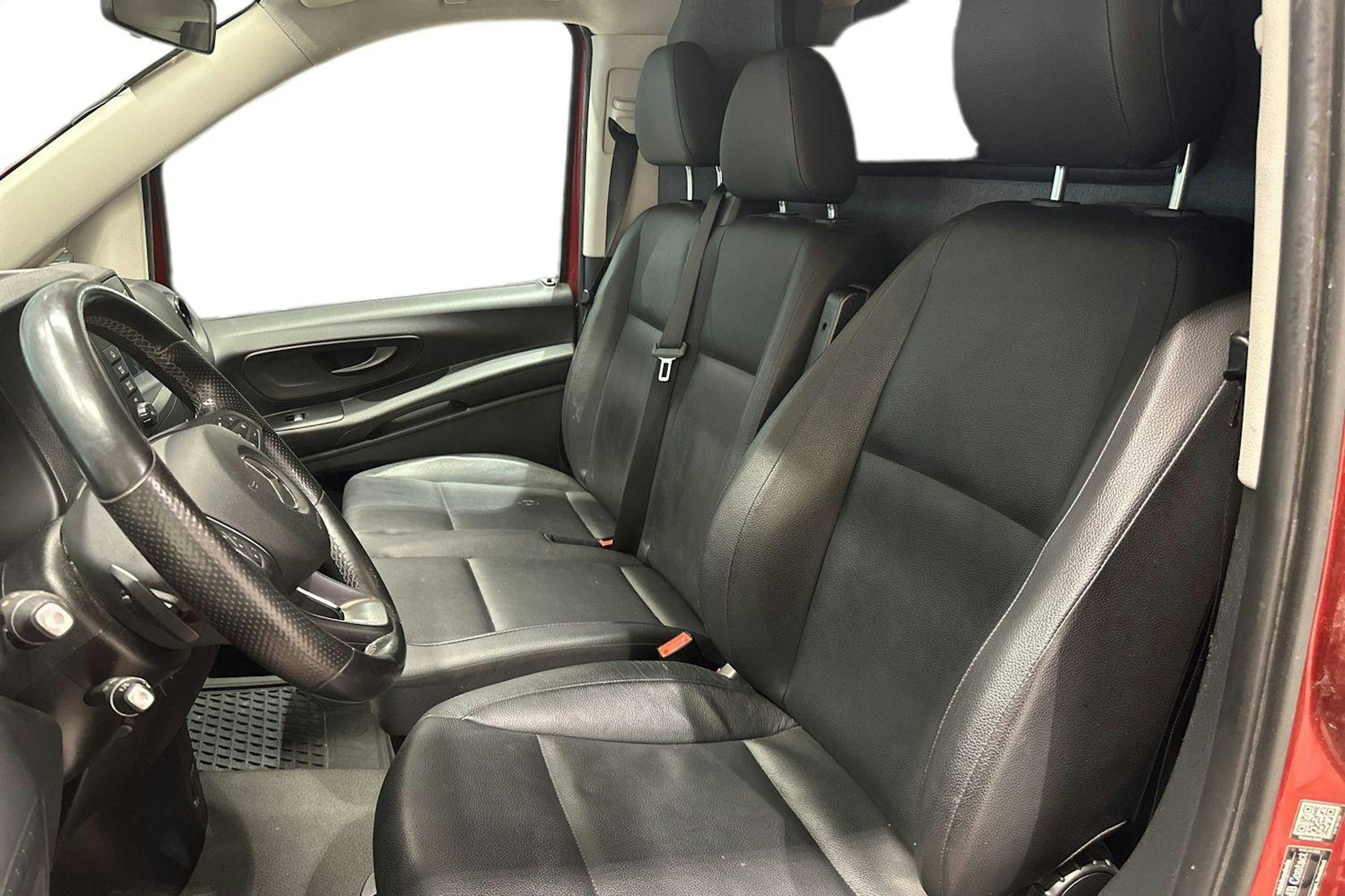 punainen Mercedes-Benz Vito 2020 kuva 10.