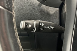 punainen Mercedes-Benz Vito 2020 kuva 17.
