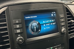 punainen Mercedes-Benz Vito 2020 kuva 21.