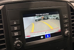 punainen Mercedes-Benz Vito 2020 kuva 23.
