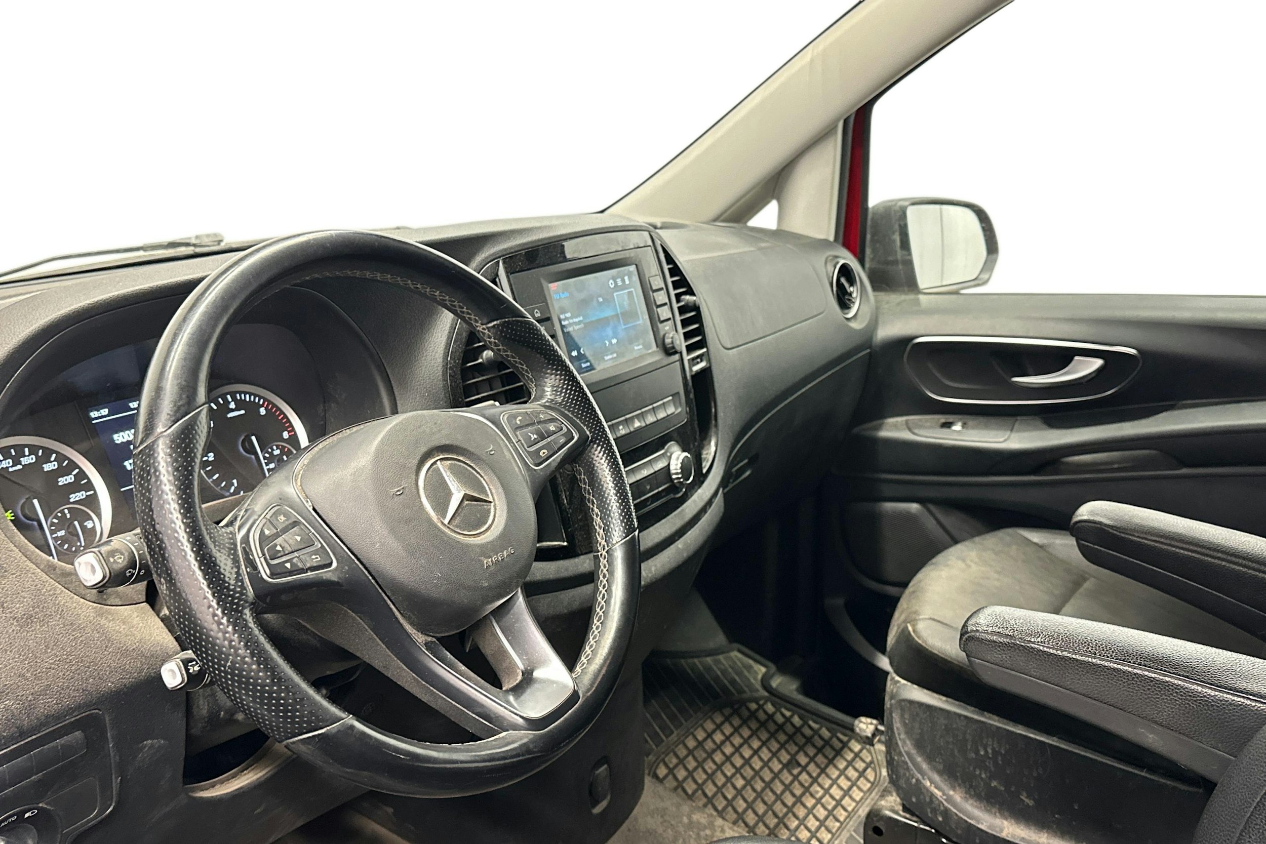 punainen Mercedes-Benz Vito 2020 kuva 3.