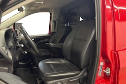 punainen Mercedes-Benz Vito 2020 kuva 9.
