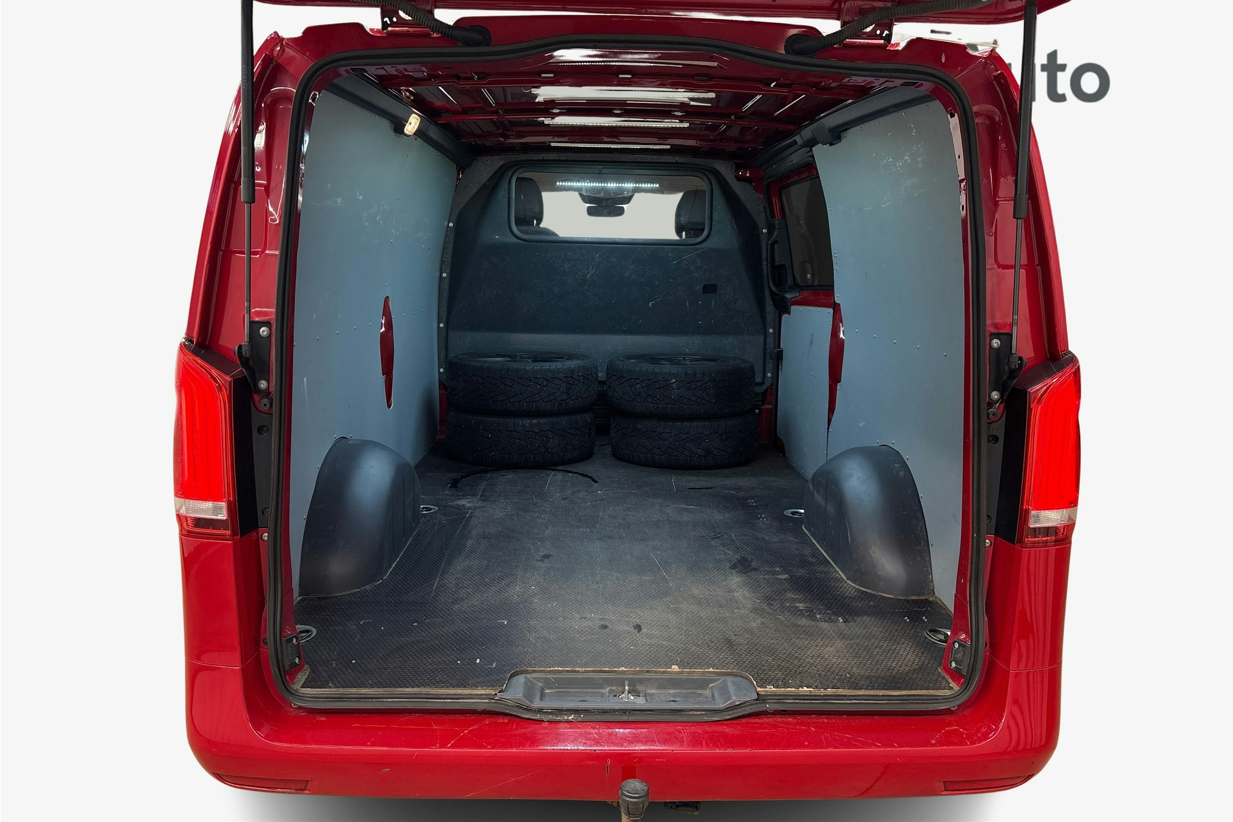 punainen Mercedes-Benz Vito 2020 kuva 12.