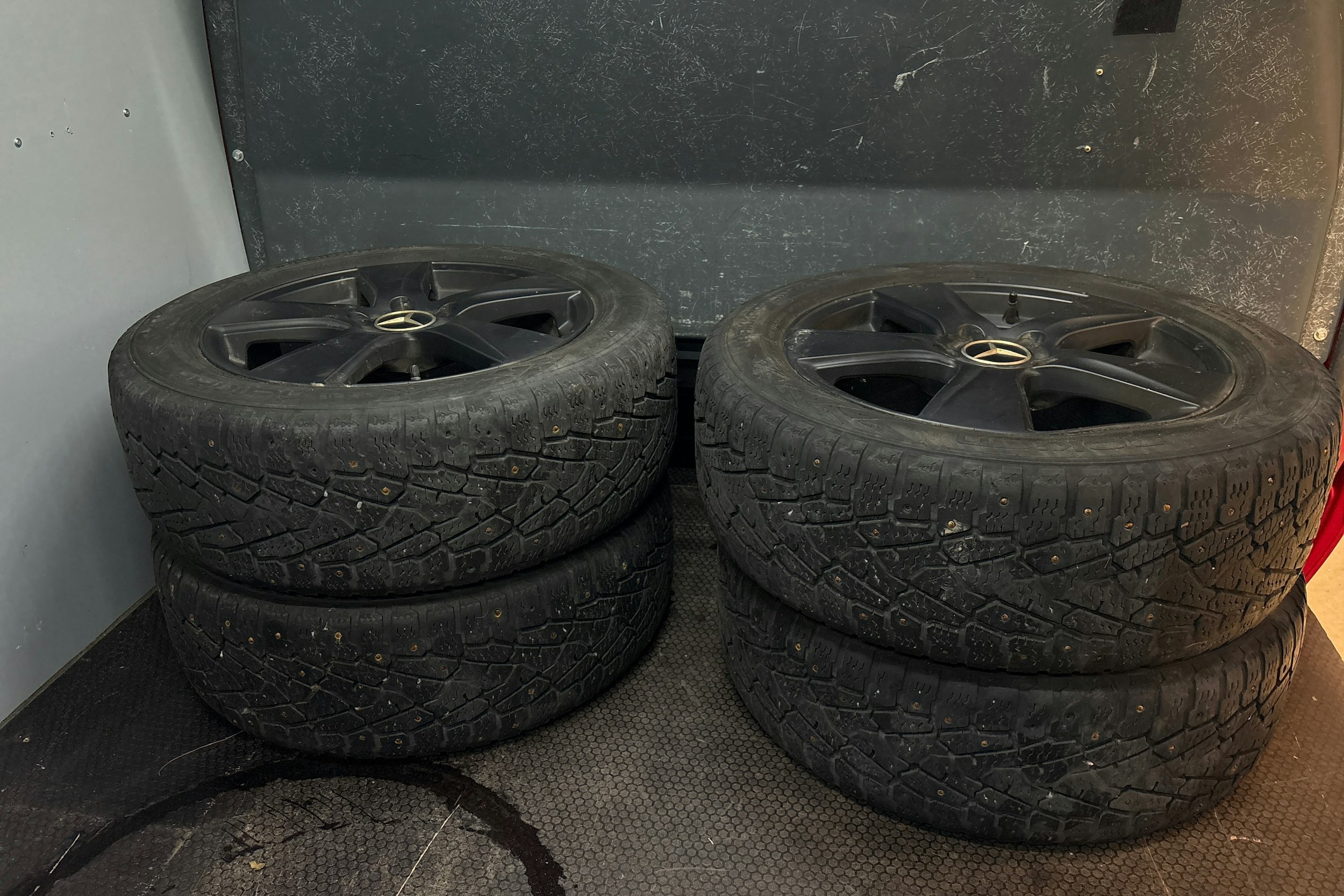 punainen Mercedes-Benz Vito 2020 kuva 16.