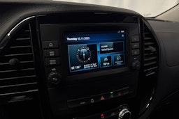 punainen Mercedes-Benz Vito 2020 kuva 21.