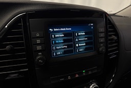 punainen Mercedes-Benz Vito 2020 kuva 22.