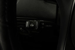 punainen Mercedes-Benz Vito 2020 kuva 24.