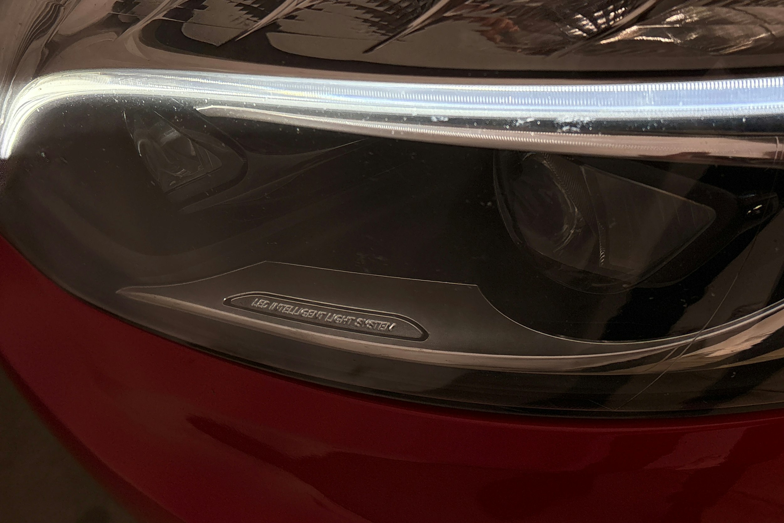 punainen Mercedes-Benz Vito 2020 kuva 26.