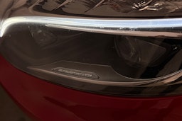 punainen Mercedes-Benz Vito 2020 kuva 26.