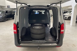 valkoinen Mercedes-Benz Vito 2020 kuva 15.