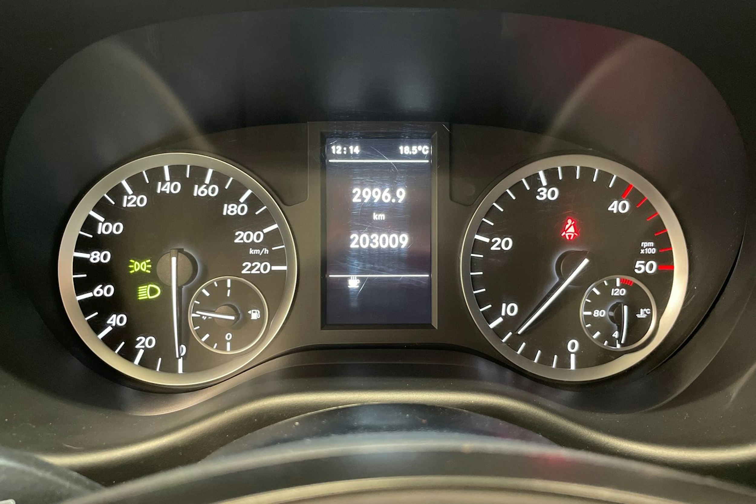 valkoinen Mercedes-Benz Vito 2020 kuva 21.