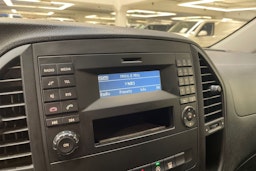 valkoinen Mercedes-Benz Vito 2020 kuva 22.