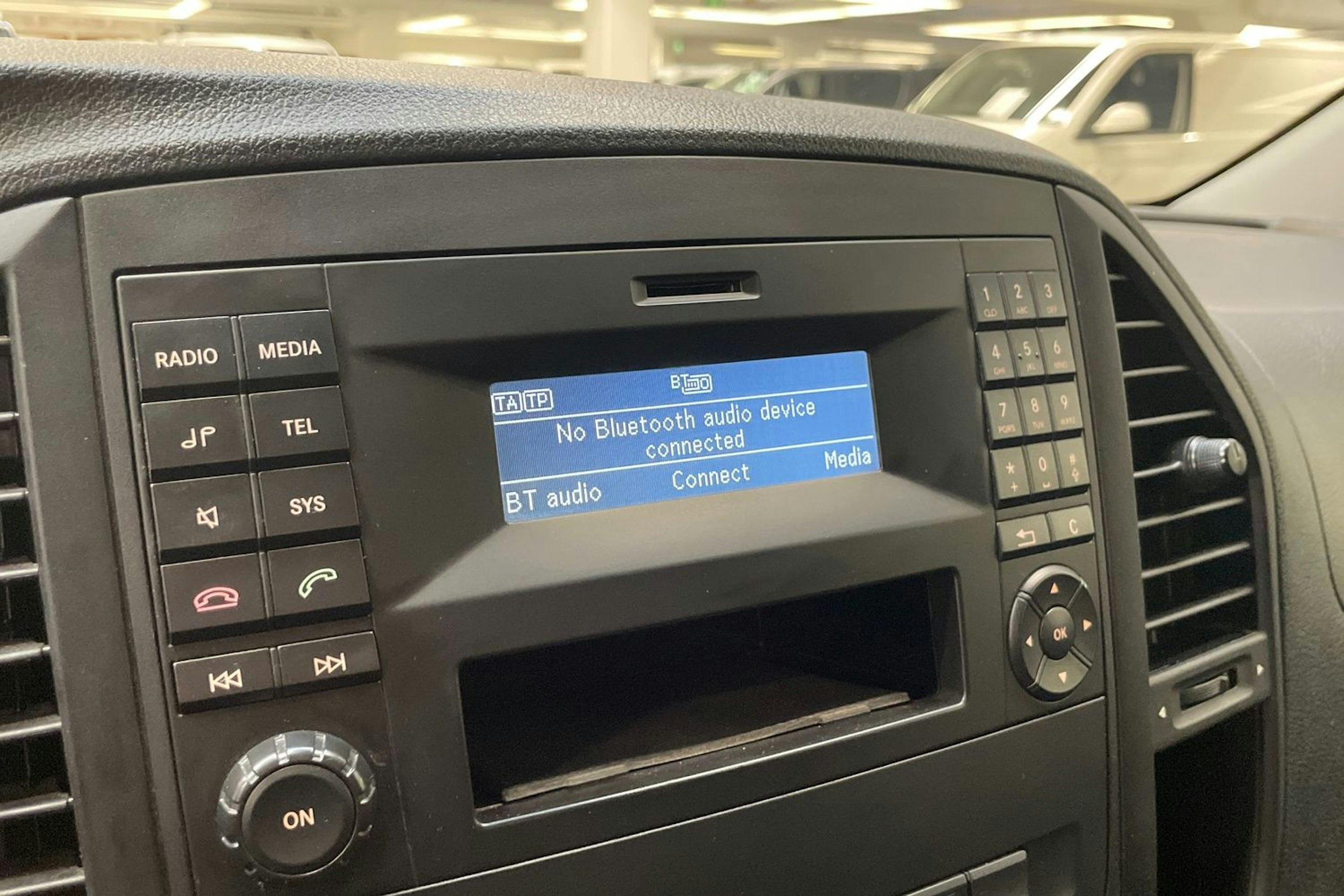 valkoinen Mercedes-Benz Vito 2020 kuva 23.