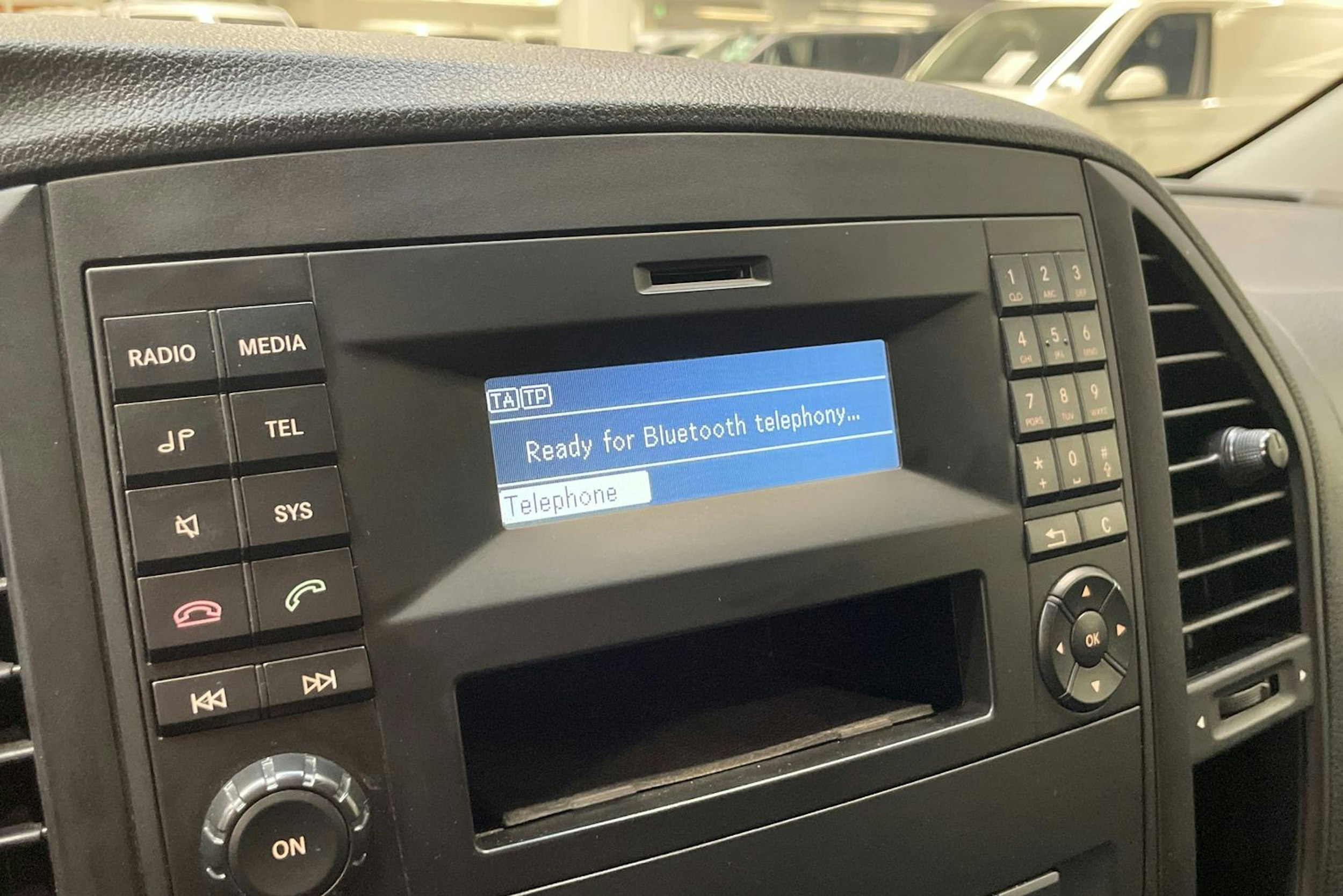 valkoinen Mercedes-Benz Vito 2020 kuva 24.