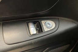 valkoinen Mercedes-Benz Vito 2020 kuva 29.