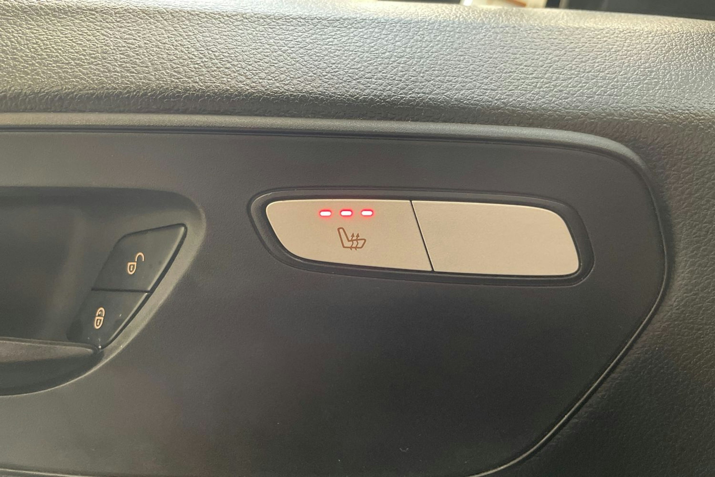 valkoinen Mercedes-Benz Vito 2020 kuva 30.