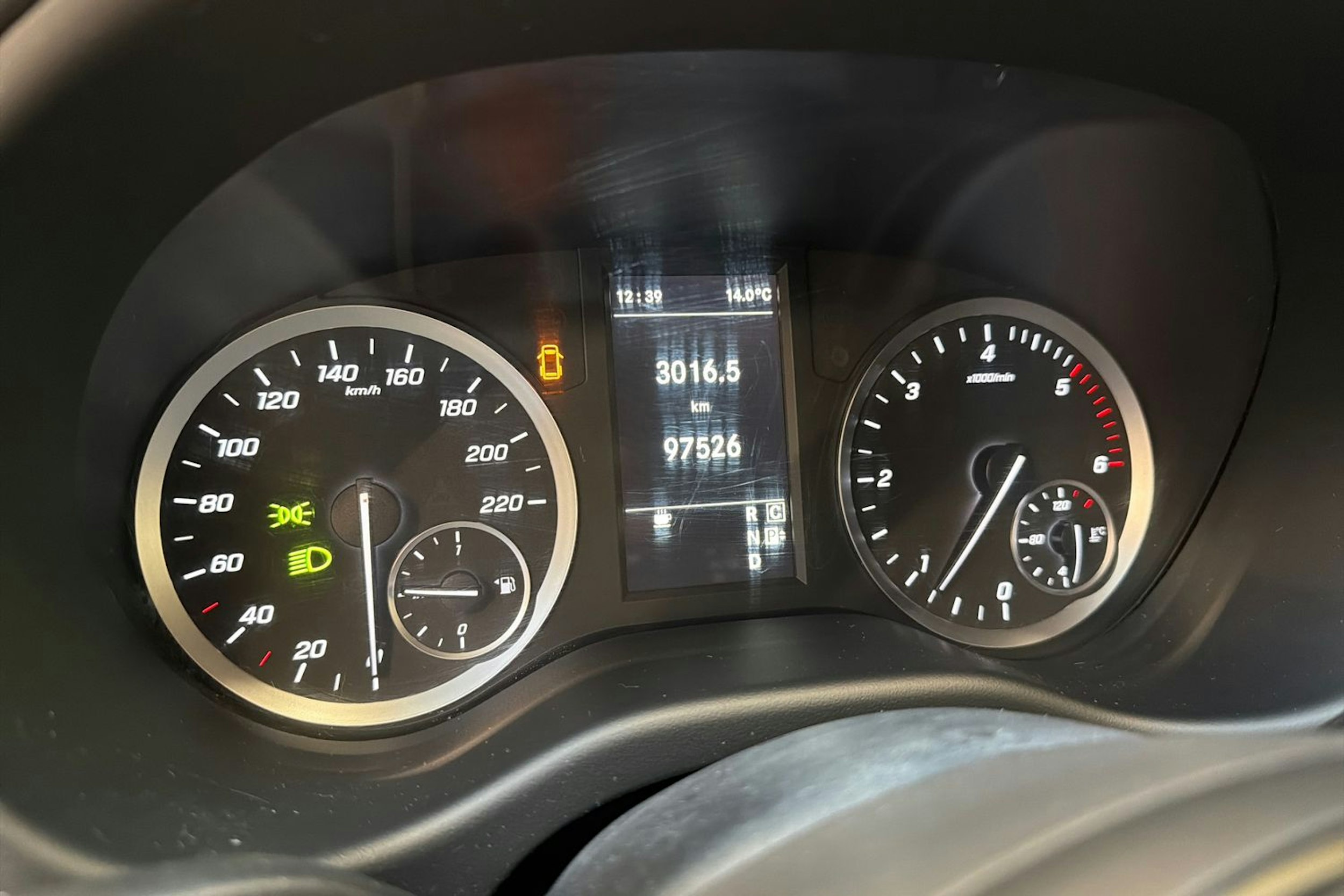 valkoinen Mercedes-Benz Vito 2020 kuva 13.