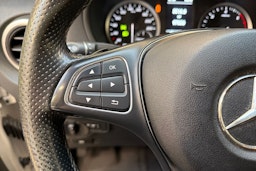 valkoinen Mercedes-Benz Vito 2020 kuva 16.