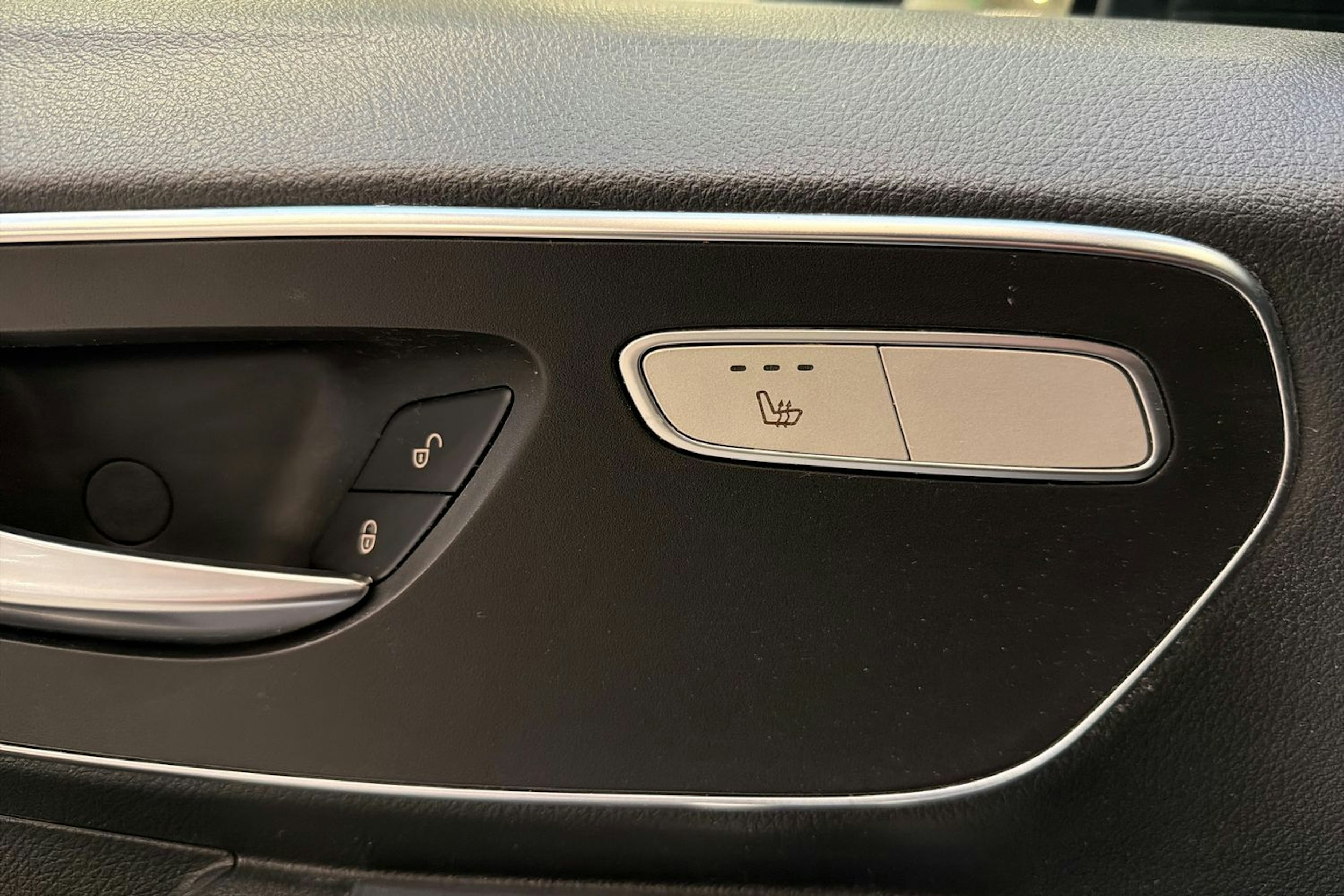 valkoinen Mercedes-Benz Vito 2020 kuva 22.