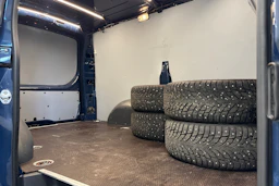 sininen Mercedes-Benz Vito 2020 kuva 18.