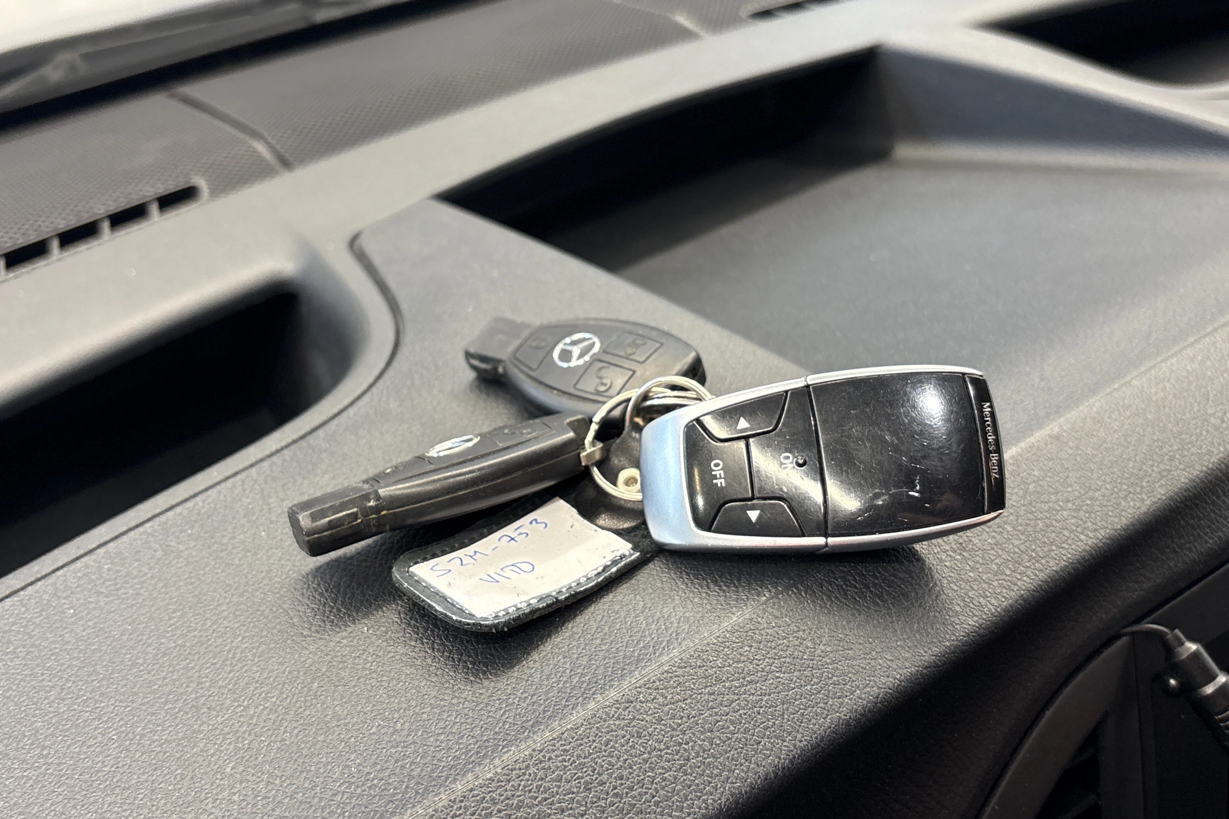 sininen Mercedes-Benz Vito 2020 kuva 24.