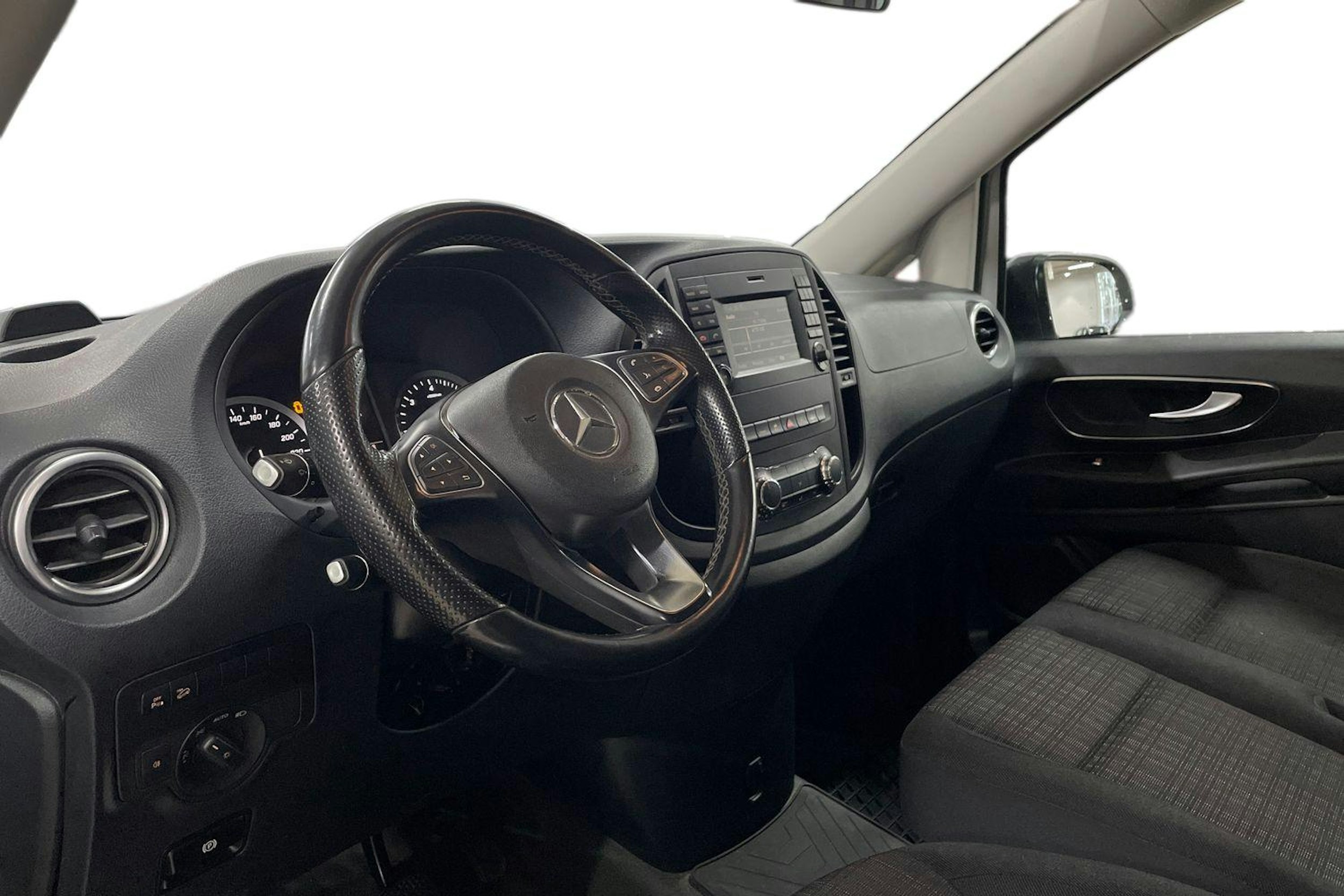 Valkoinen Mercedes-Benz VITO 2020 kuva 6.