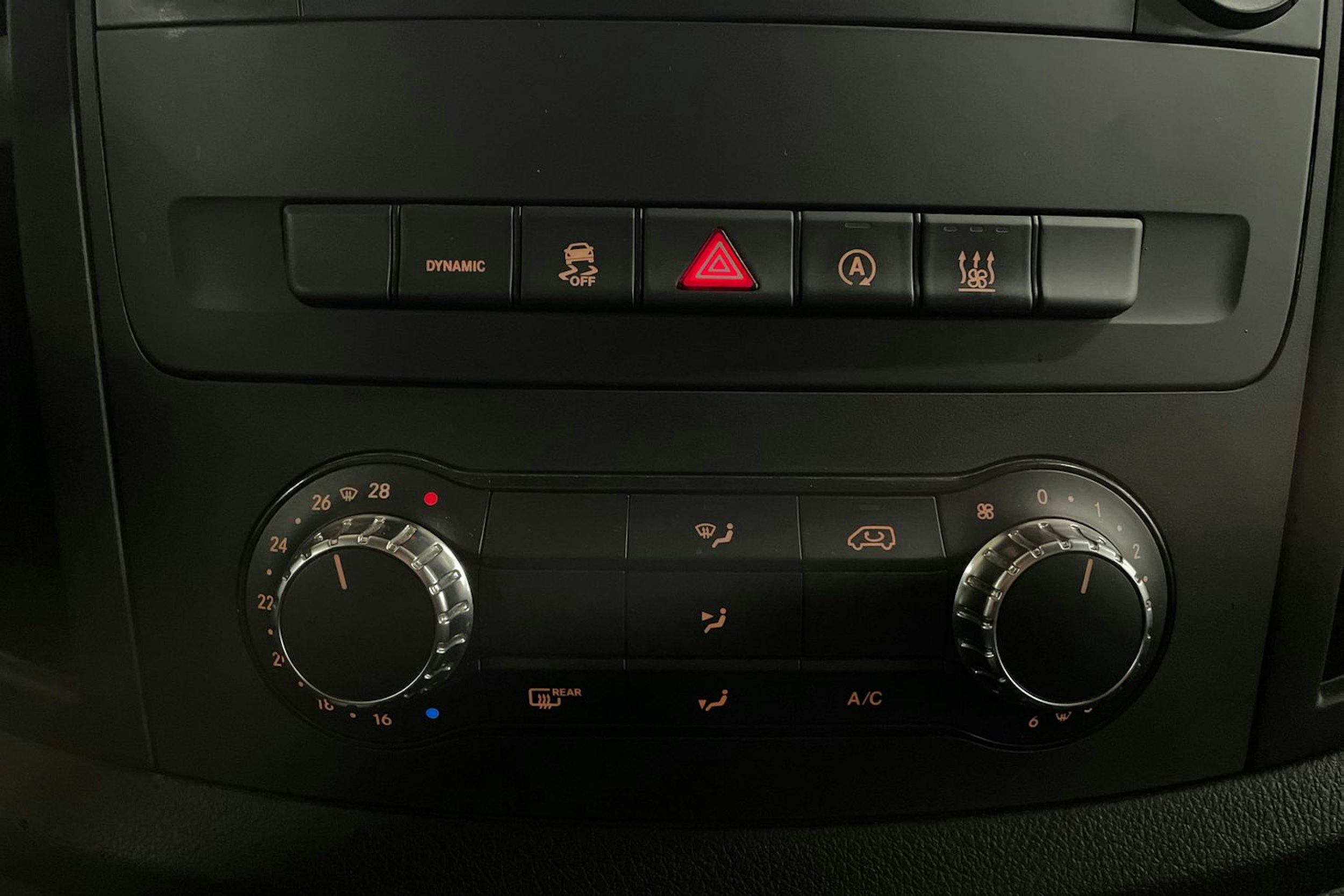 Valkoinen Mercedes-Benz VITO 2020 kuva 20.