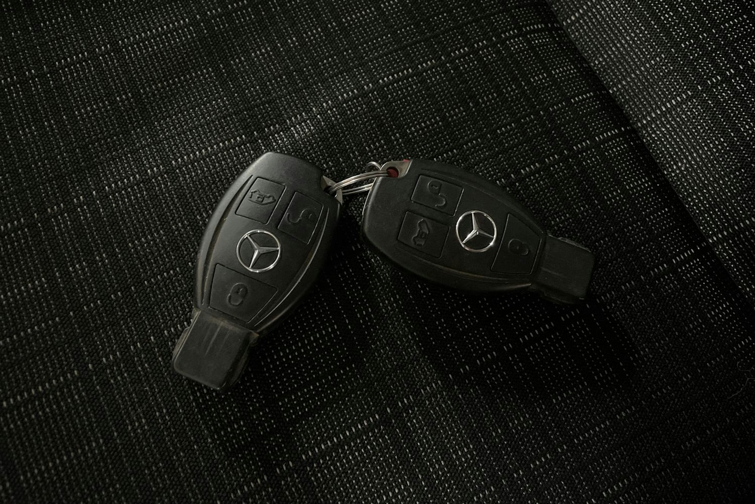 Valkoinen Mercedes-Benz VITO 2020 kuva 23.