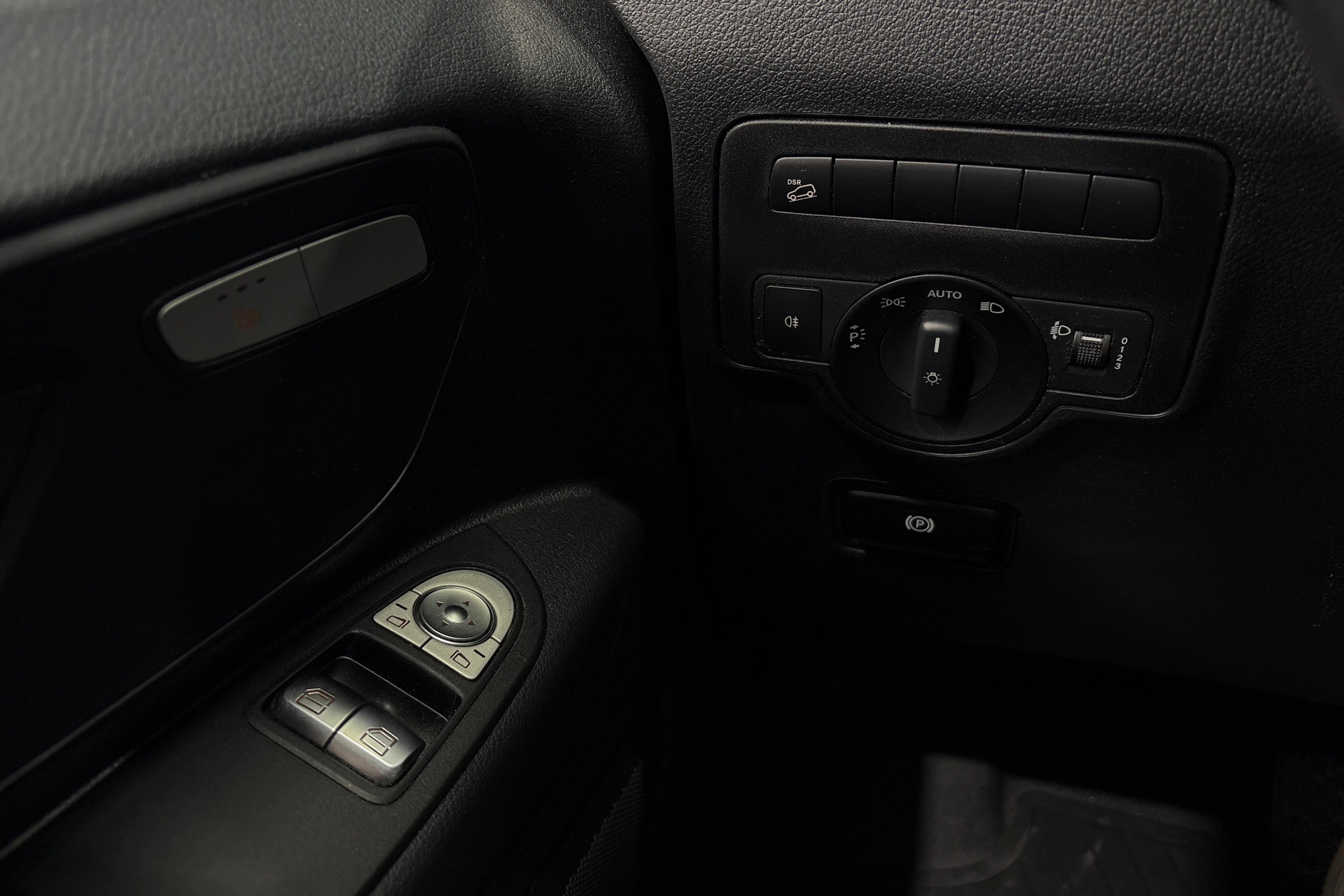 sininen Mercedes-Benz Vito 2020 kuva 15.