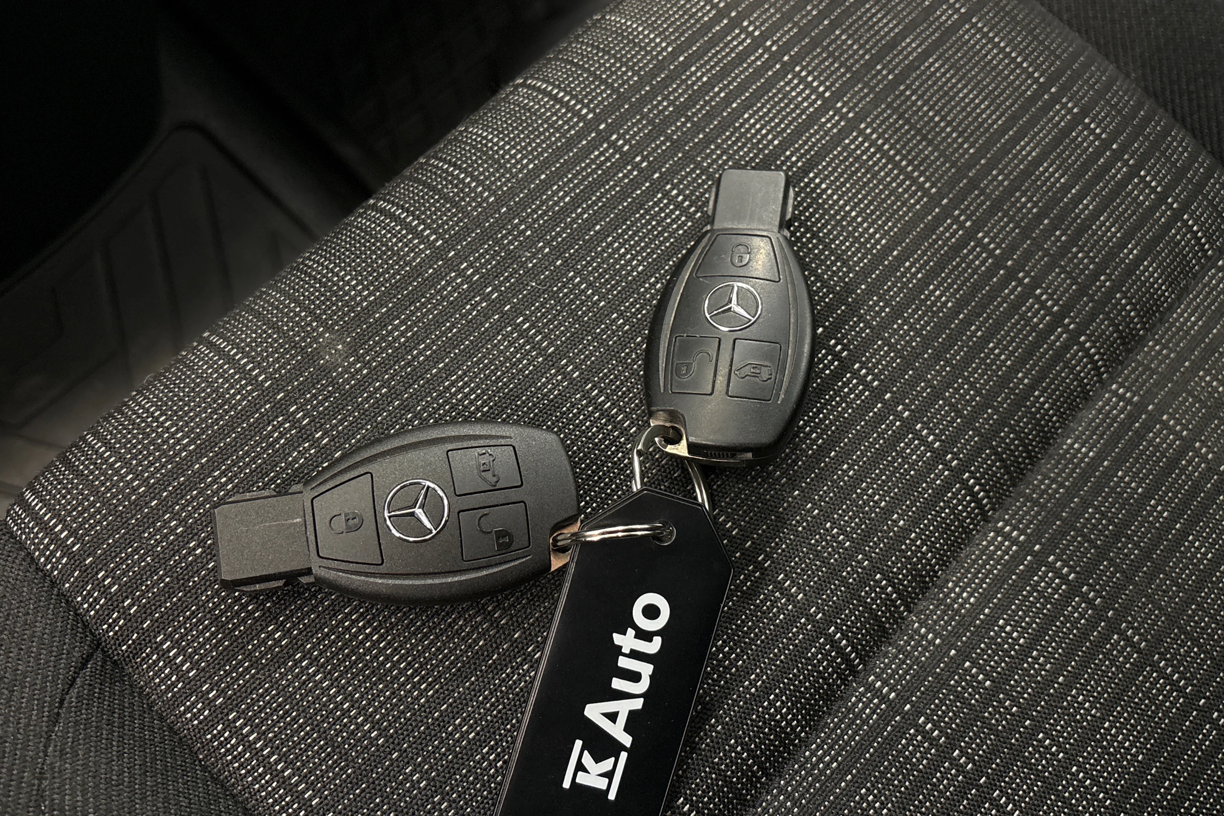 sininen Mercedes-Benz Vito 2020 kuva 17.