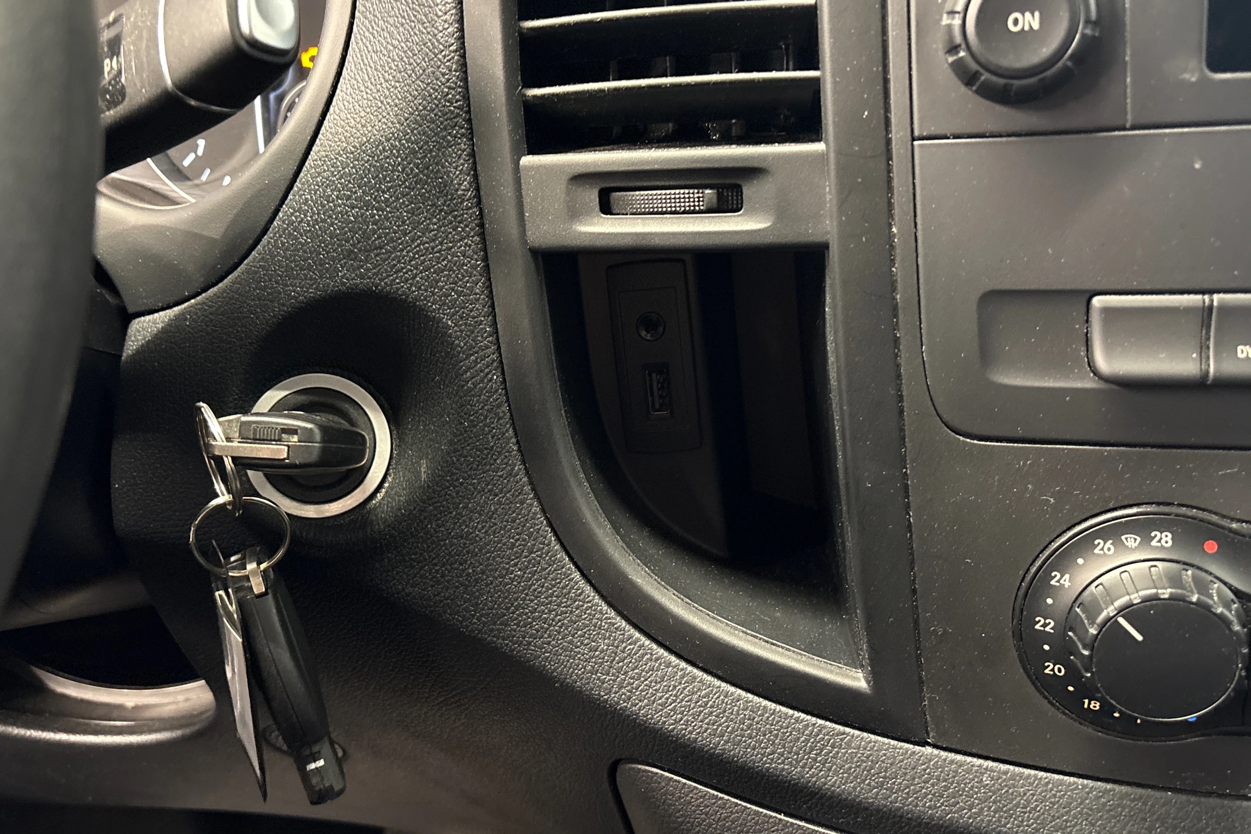 sininen Mercedes-Benz Vito 2020 kuva 18.