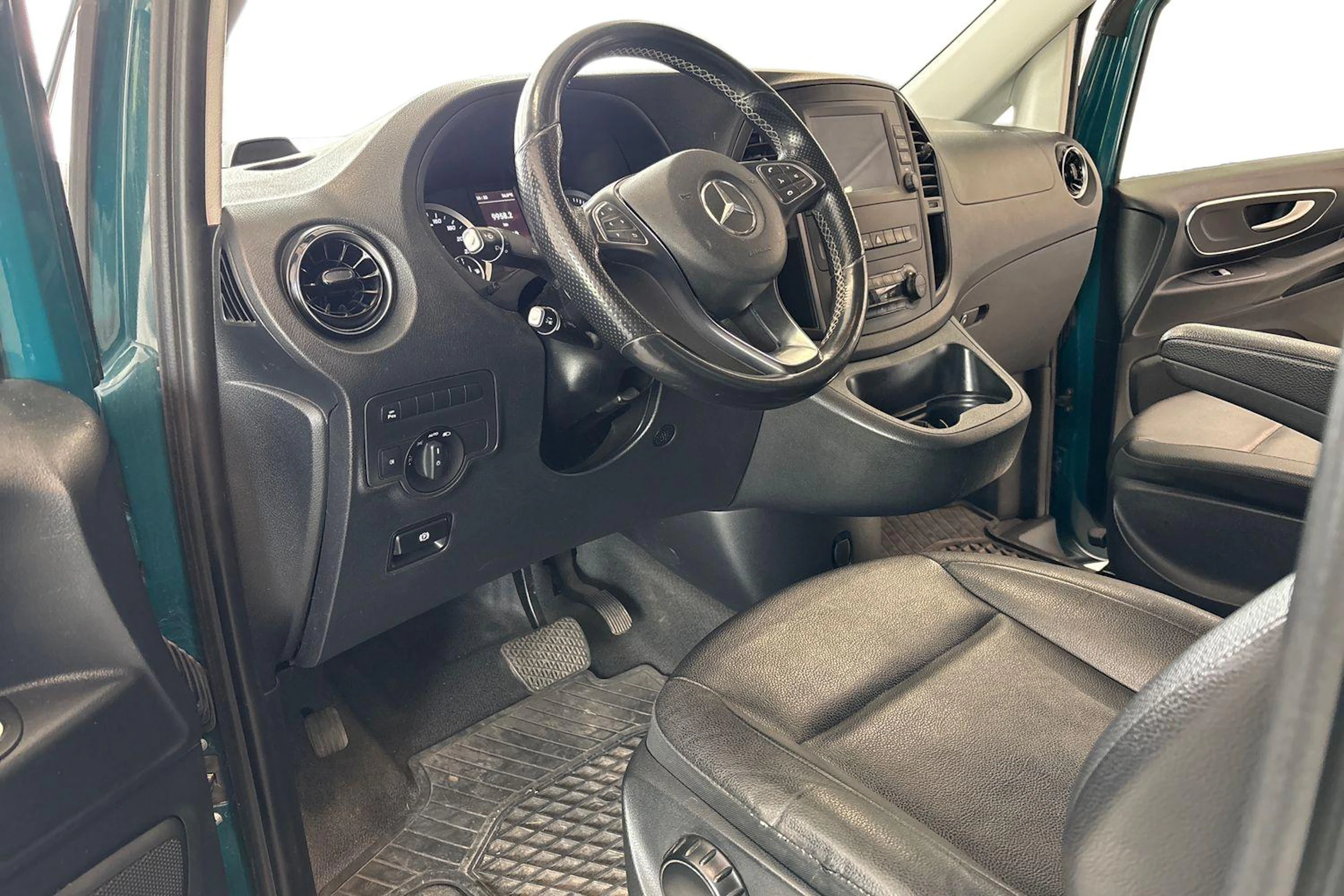 vihreä Mercedes-Benz Vito 2020 kuva 3.