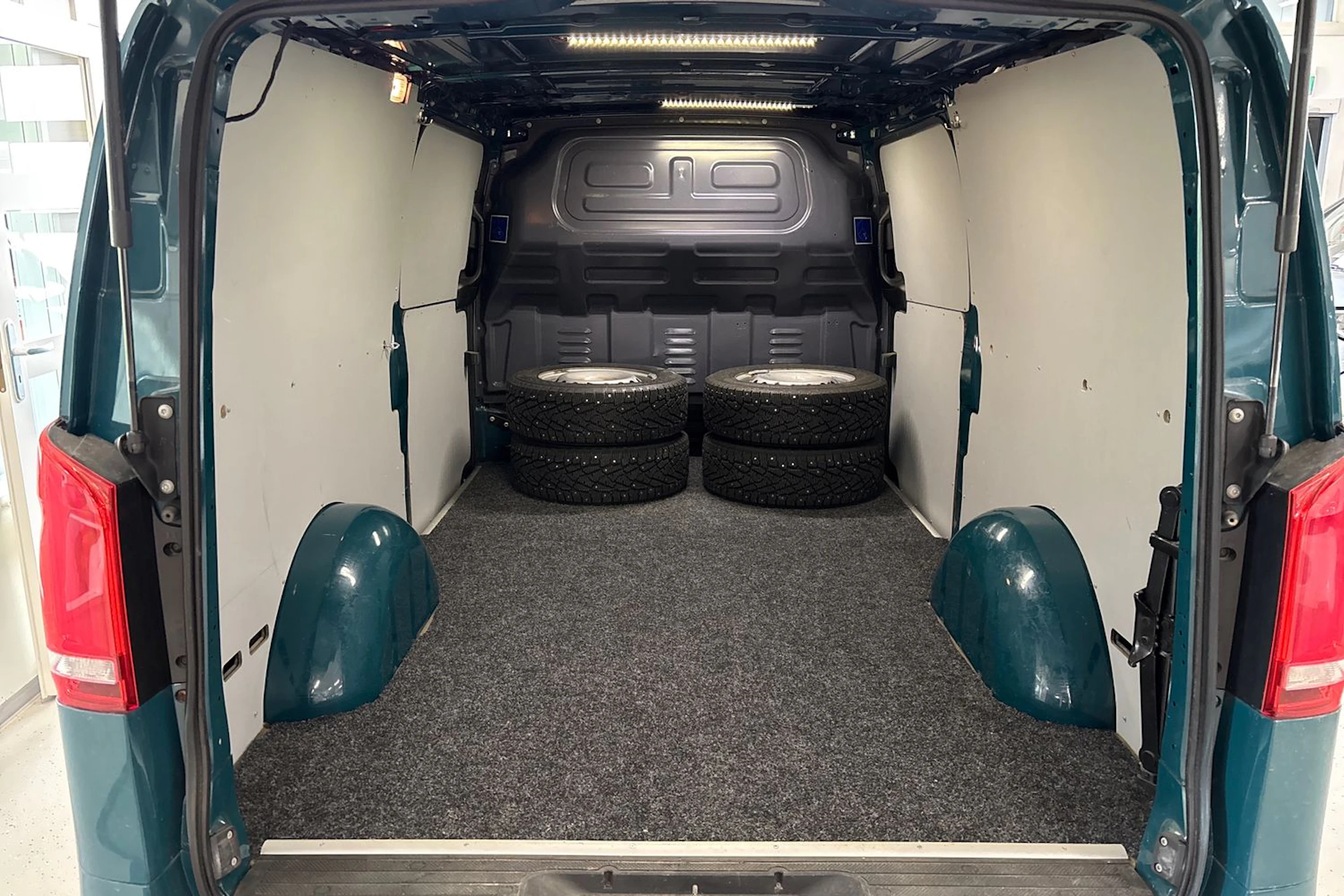 vihreä Mercedes-Benz Vito 2020 kuva 10.