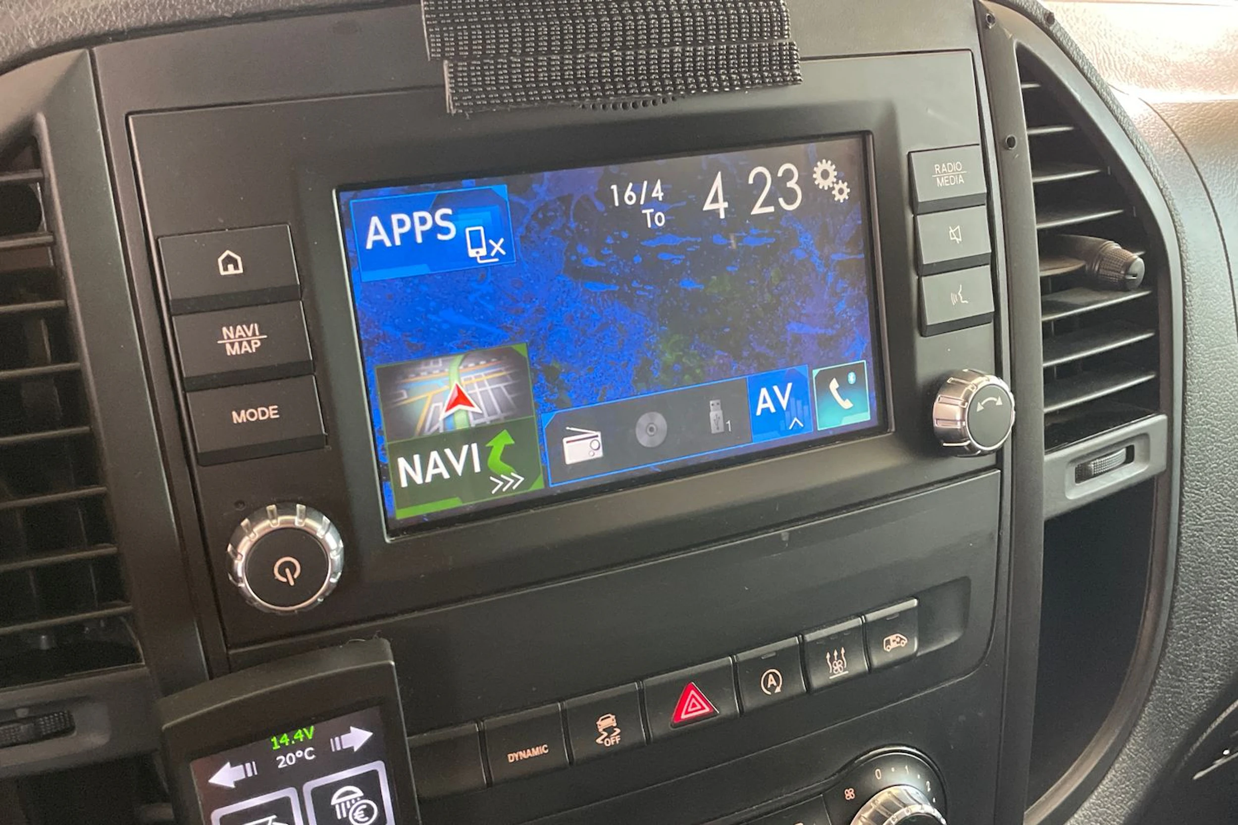 Valkoinen Mercedes-Benz VITO 2020 kuva 18.