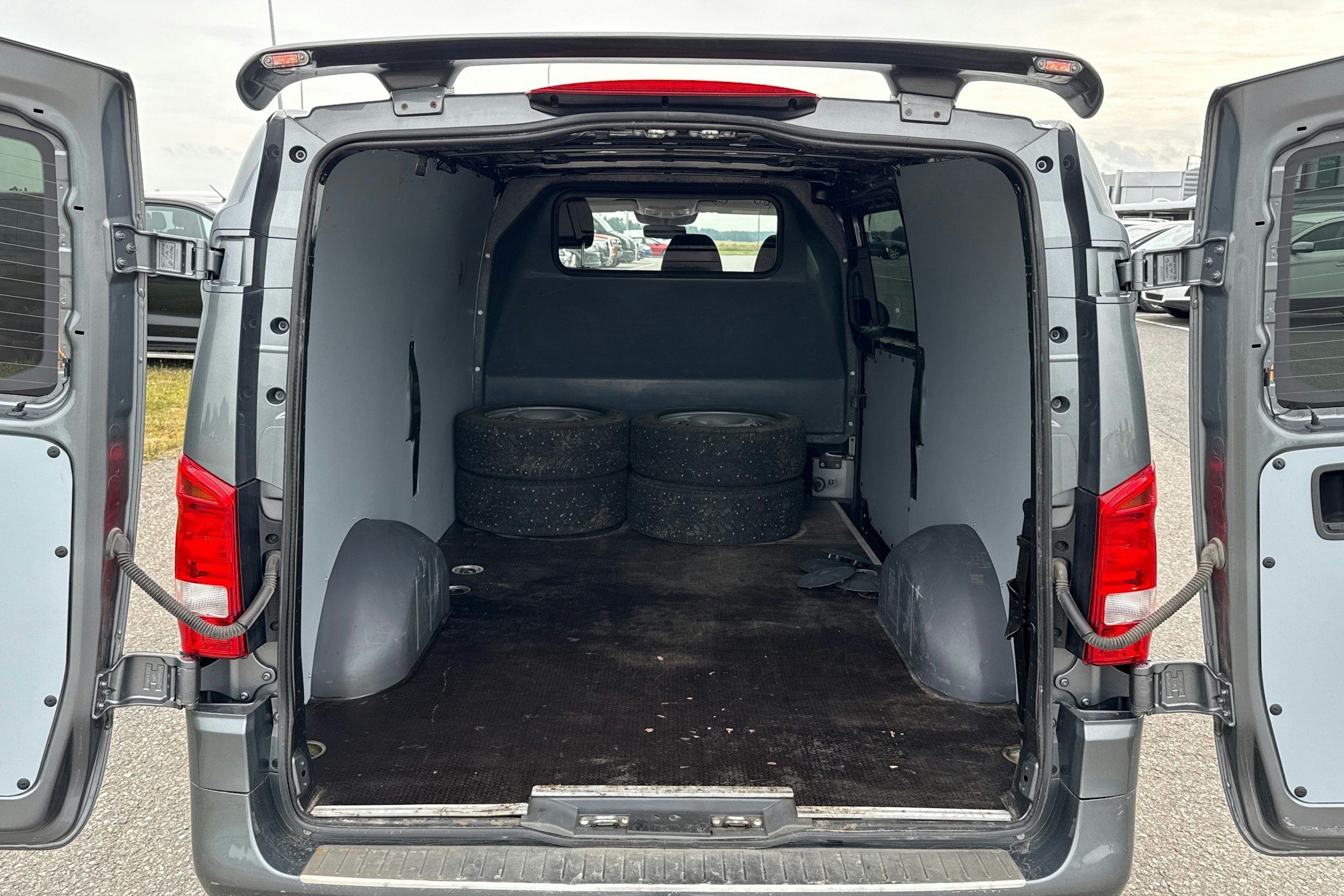 Harmaa Mercedes-Benz VITO 2020 kuva 19.