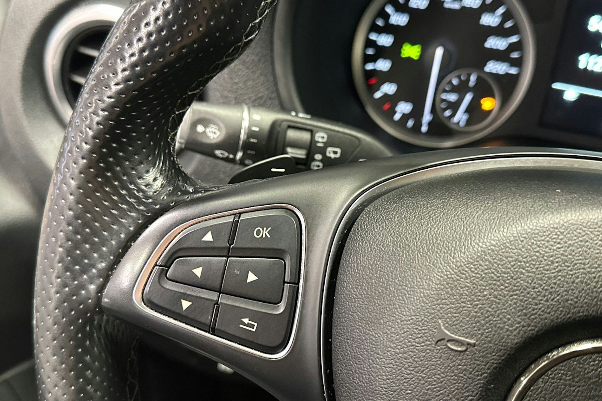 valkoinen Mercedes-Benz Vito 2020 kuva 14.