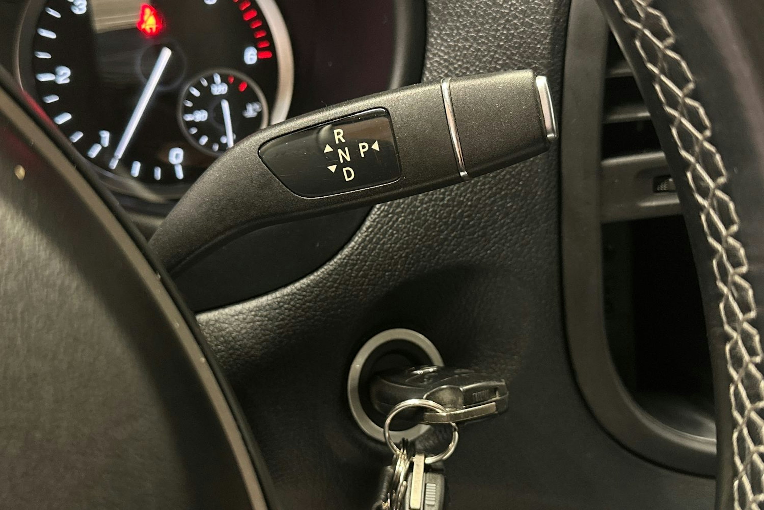 valkoinen Mercedes-Benz Vito 2020 kuva 17.