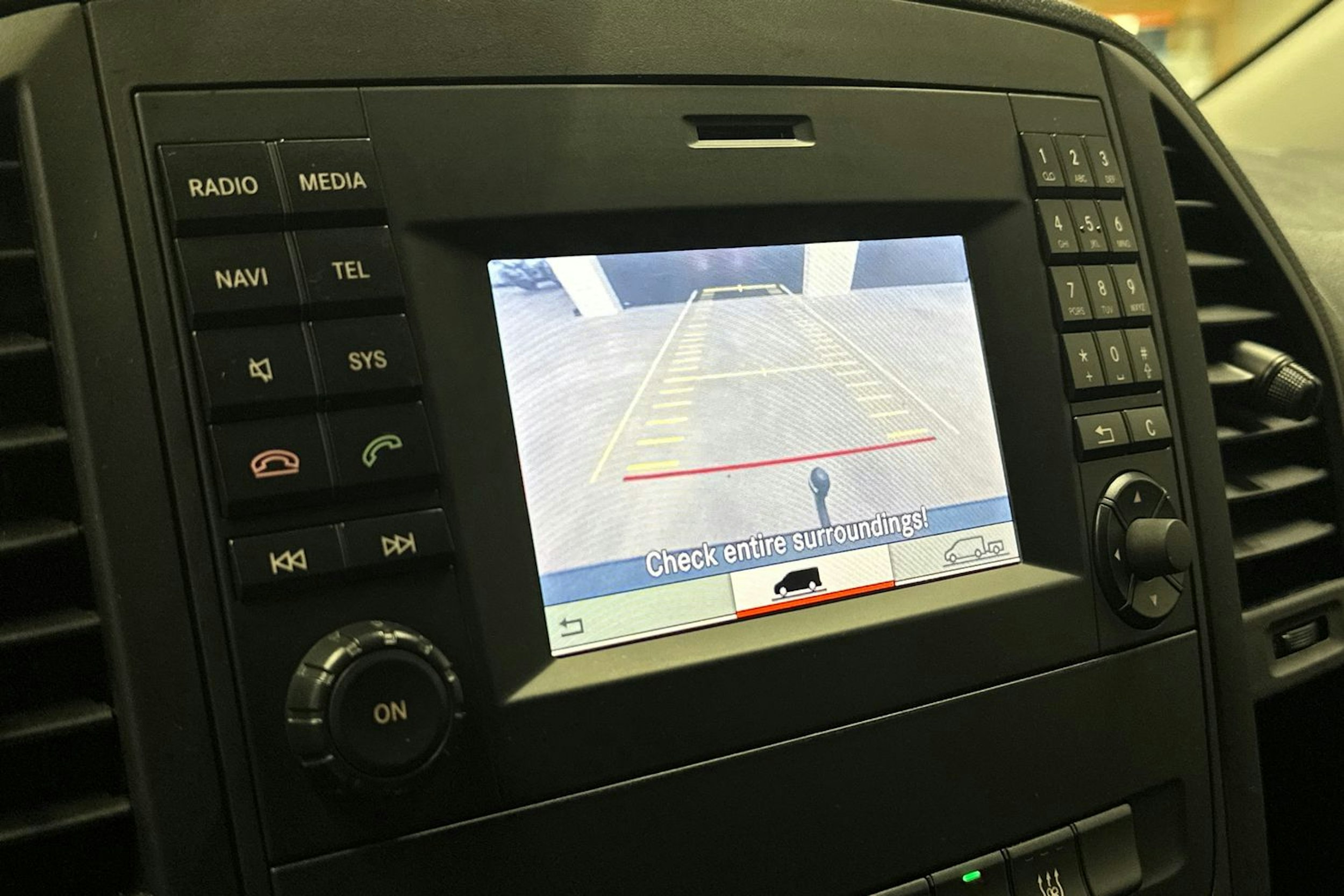 valkoinen Mercedes-Benz Vito 2020 kuva 18.