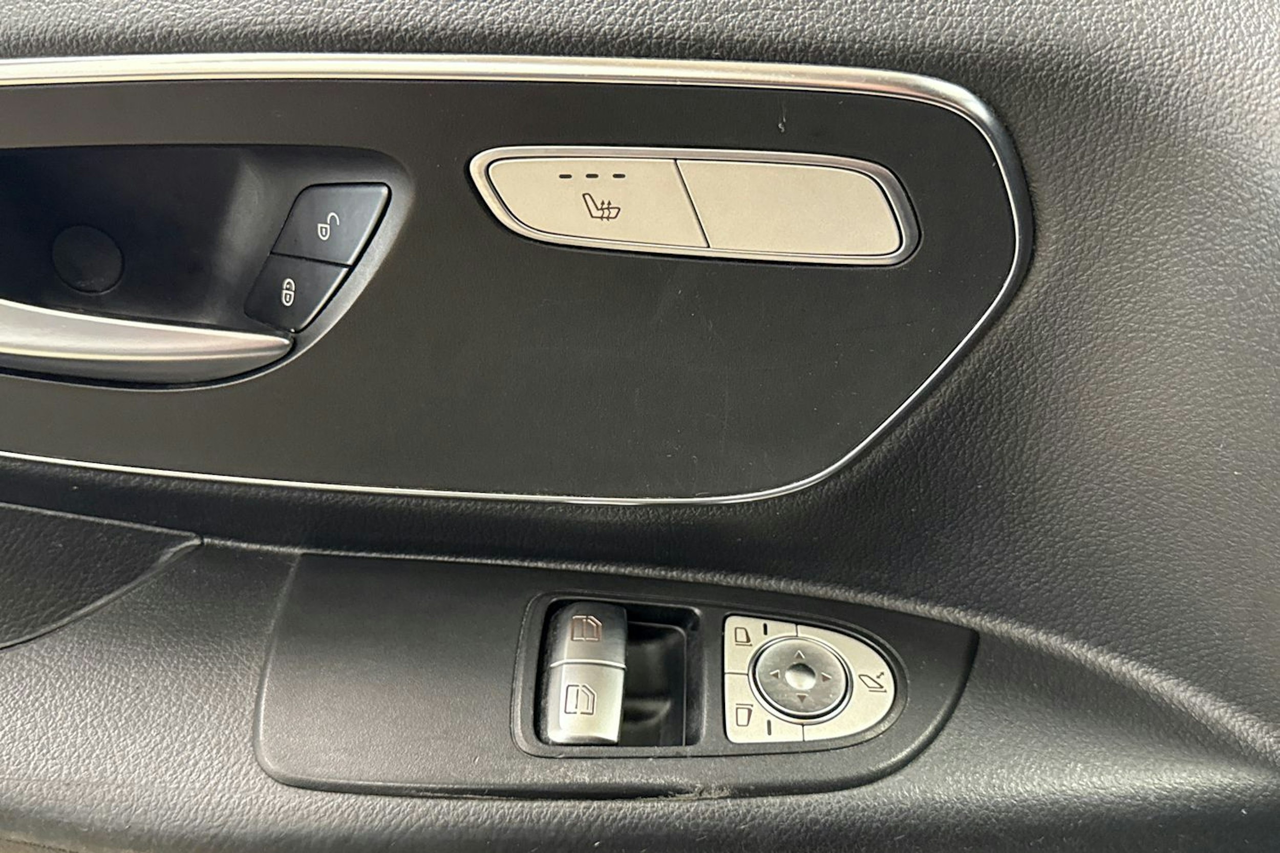 musta Mercedes-Benz Vito 2020 kuva 13.