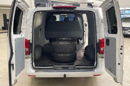 valkoinen Mercedes-Benz Vito 2020 kuva 15.