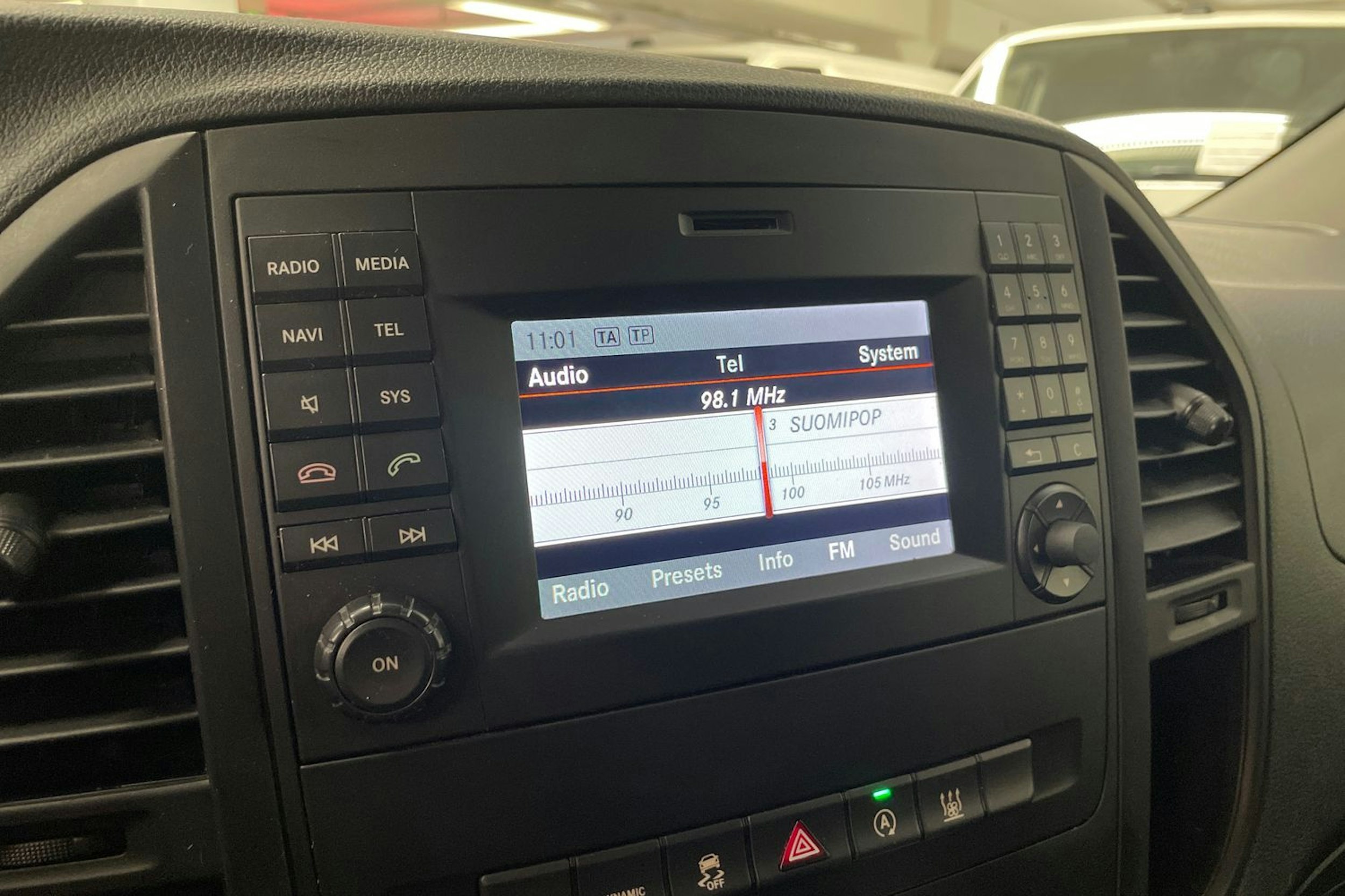 valkoinen Mercedes-Benz Vito 2020 kuva 20.