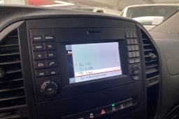 valkoinen Mercedes-Benz Vito 2020 kuva 21.