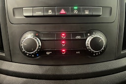 valkoinen Mercedes-Benz Vito 2020 kuva 24.