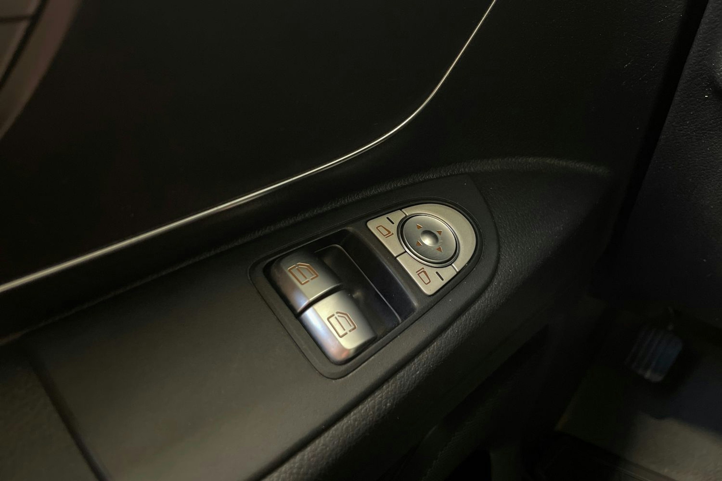 valkoinen Mercedes-Benz Vito 2020 kuva 28.