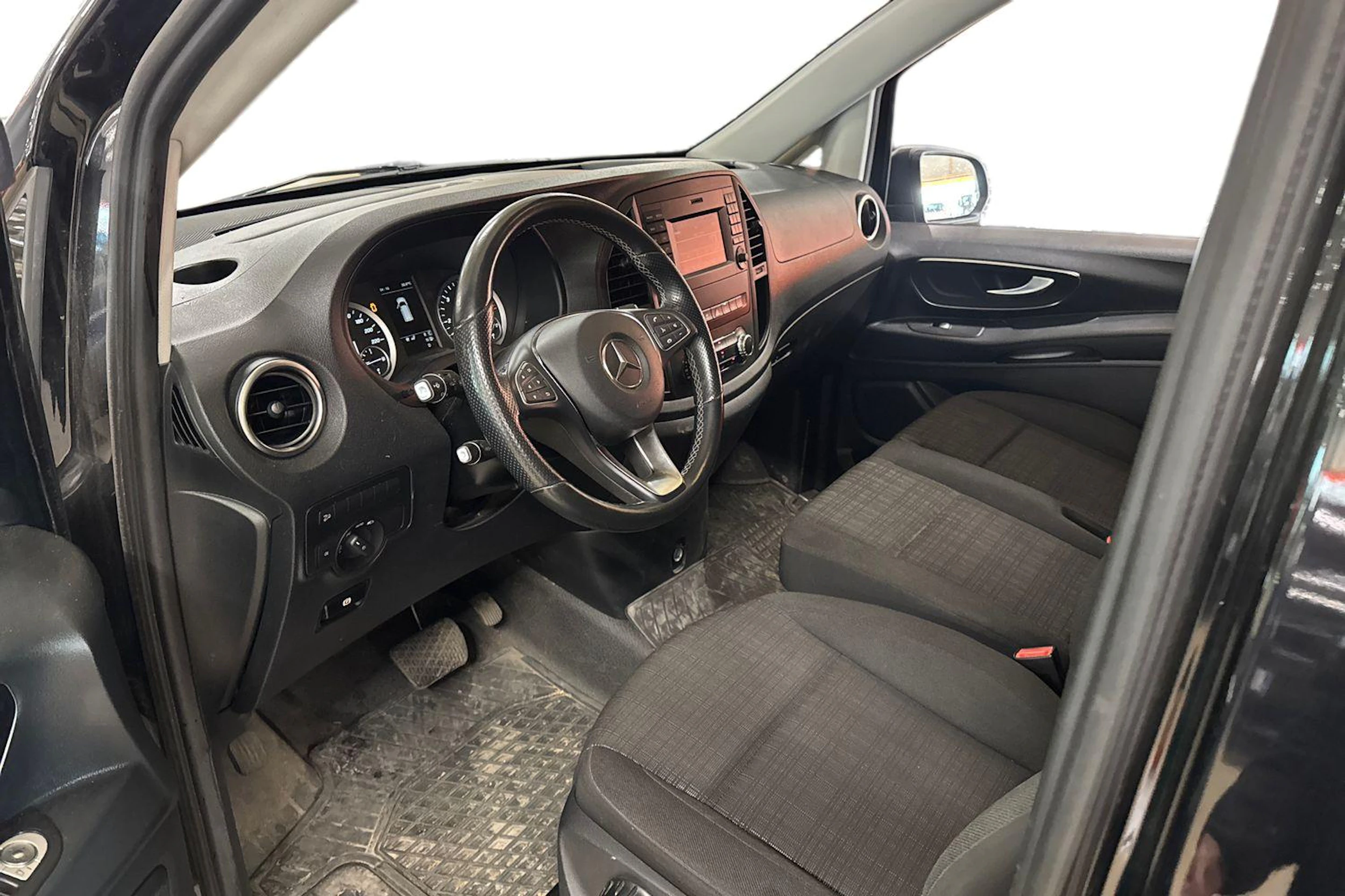 musta Mercedes-Benz Vito 2020 kuva 3.