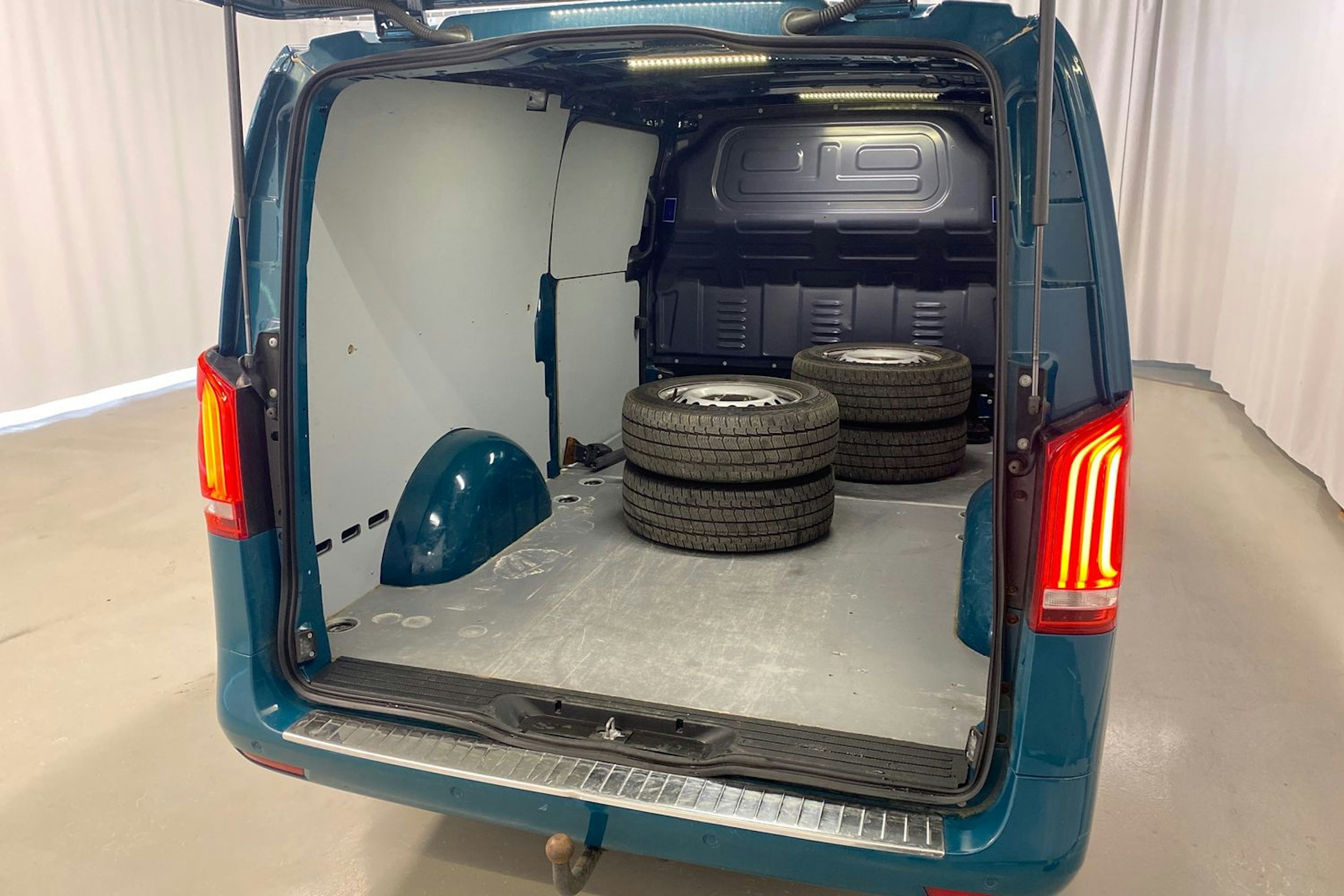 vihreä Mercedes-Benz Vito 2021 kuva 26.
