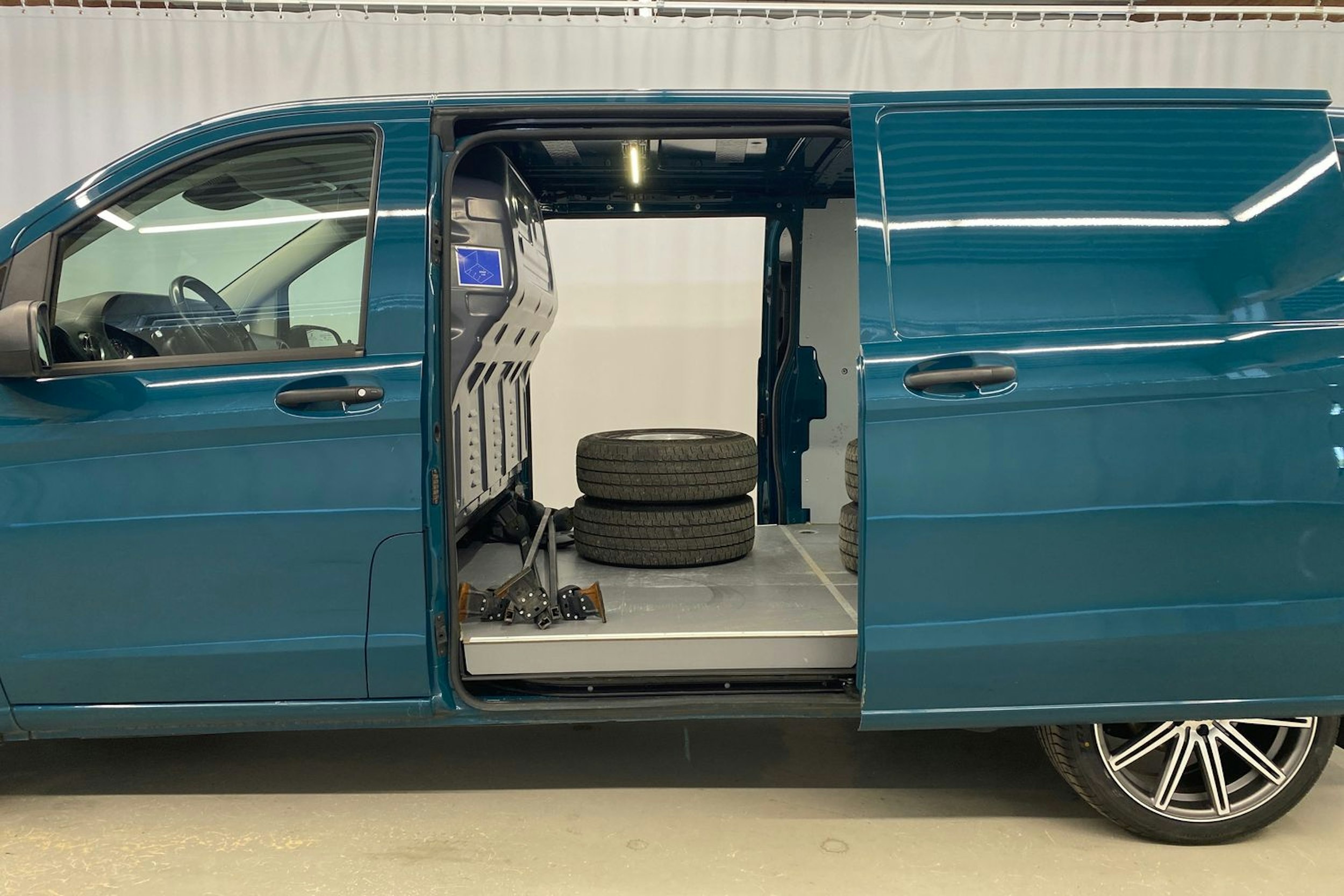 vihreä Mercedes-Benz Vito 2021 kuva 27.