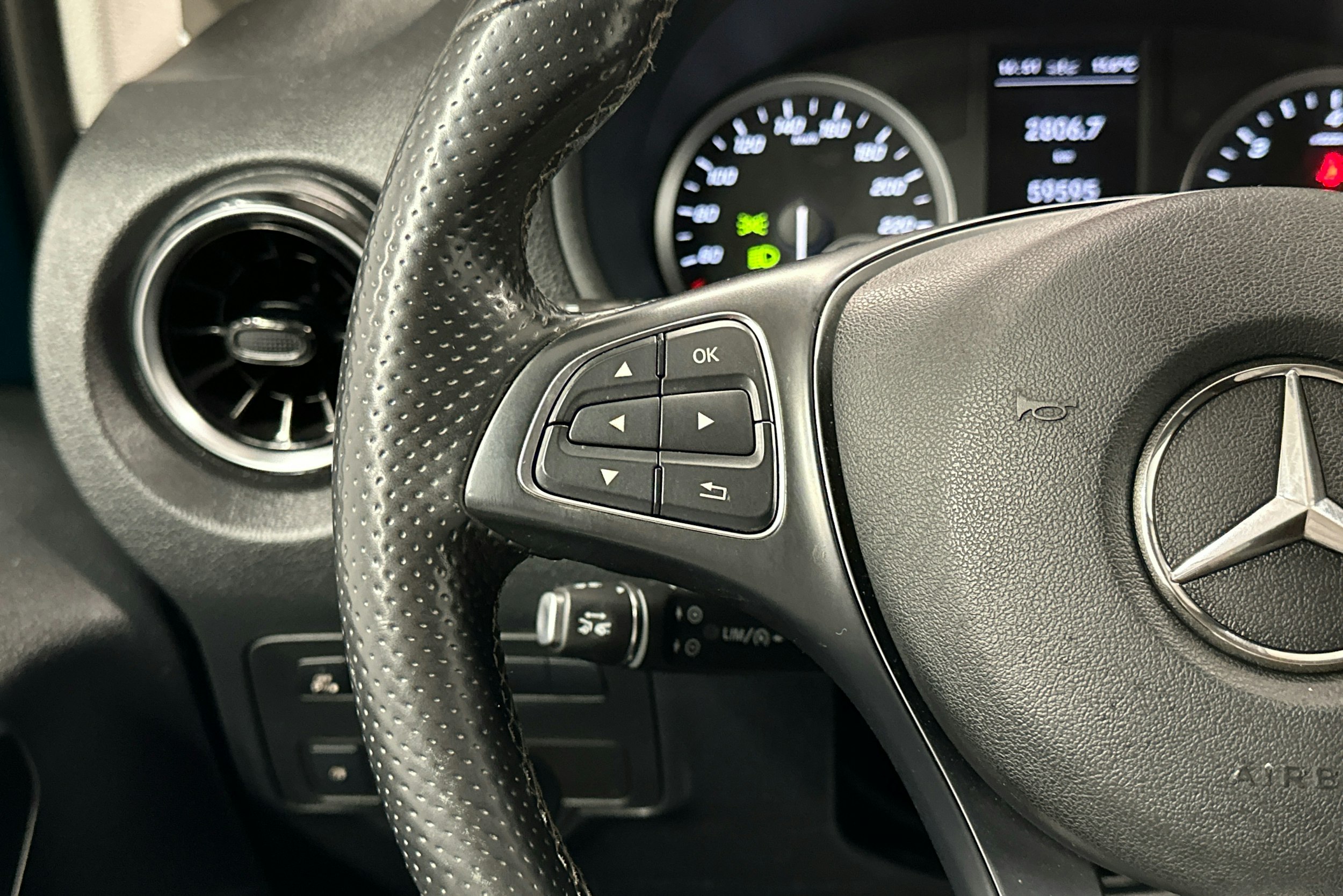 vihreä Mercedes-Benz Vito 2021 kuva 6.